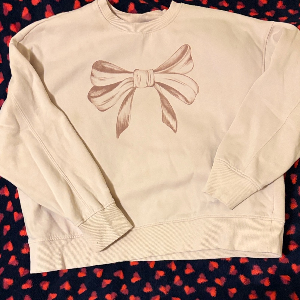 Cream Sweatshirt with Bow Design